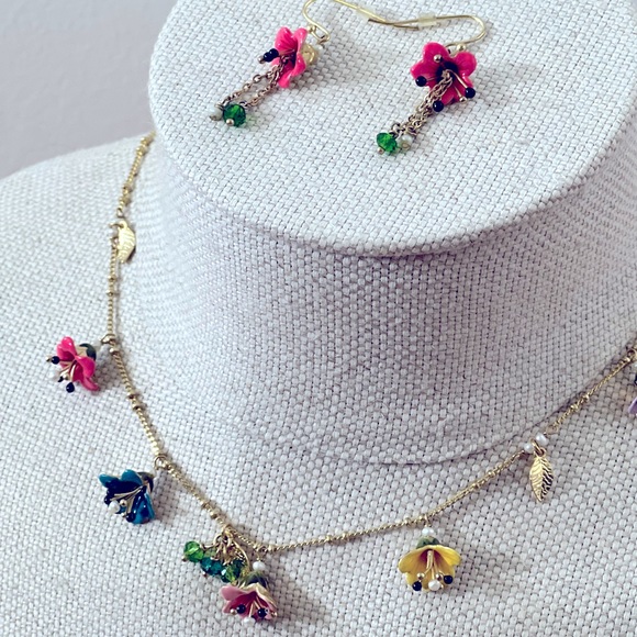 Les Nereides Paris floral necklace and earring set - Picture 3 of 5